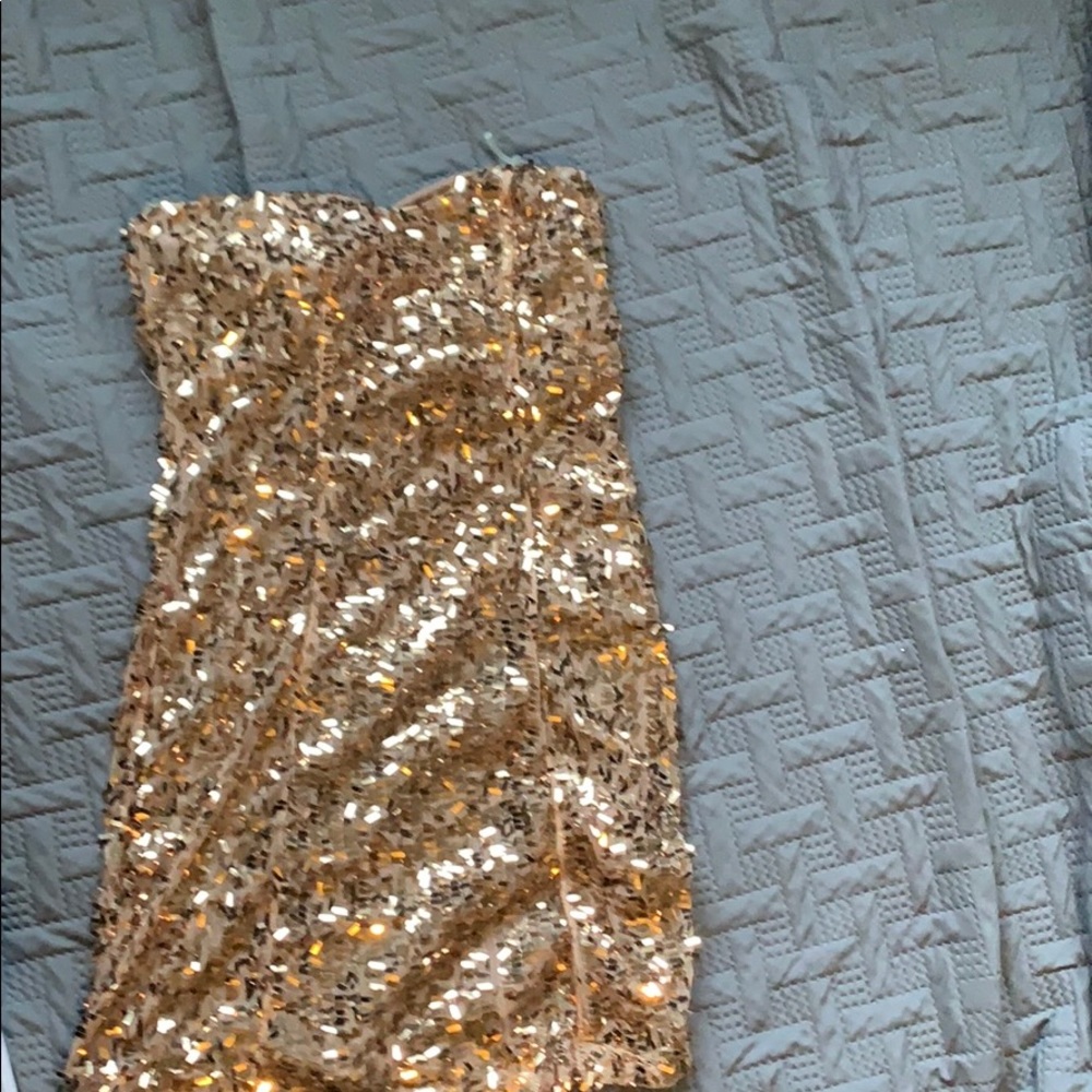 Body cone golden dress